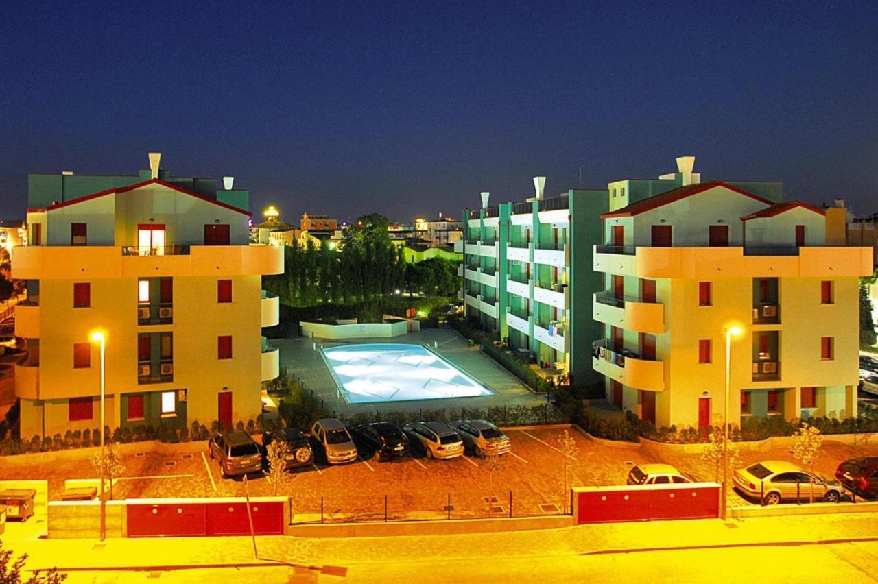 Apartment In Caorle With Heating Buitenkant foto