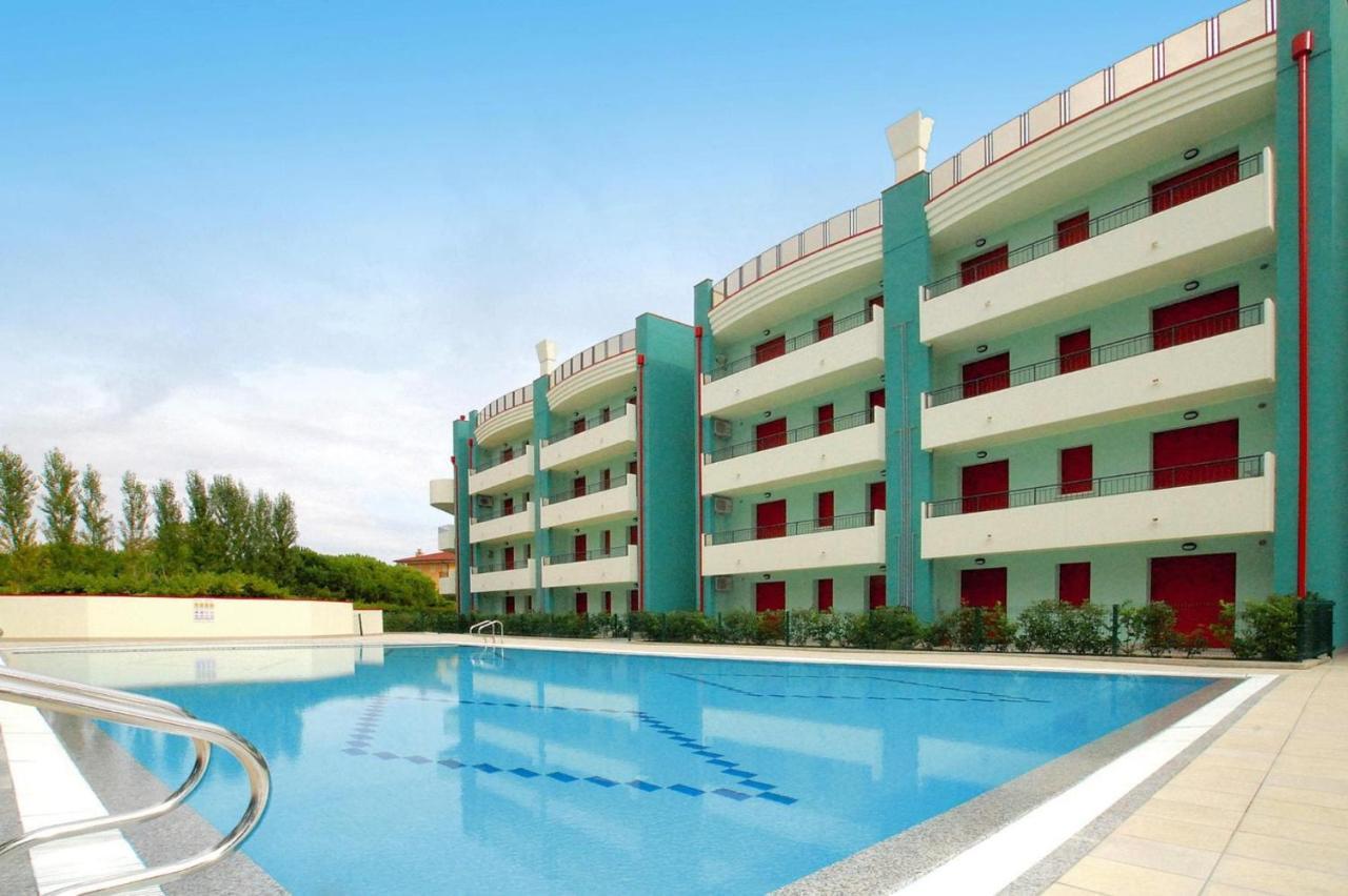 Apartment In Caorle With Heating Buitenkant foto