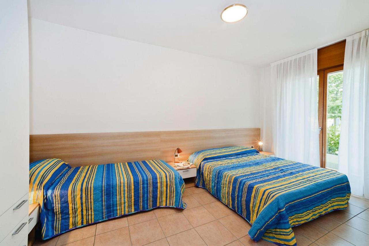 Apartment In Caorle With Heating Buitenkant foto