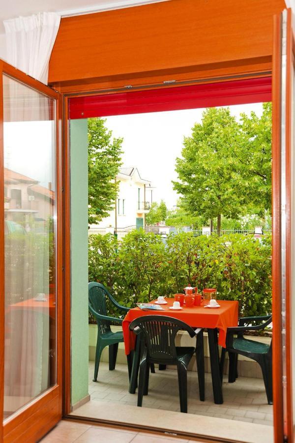 Apartment In Caorle With Heating Buitenkant foto