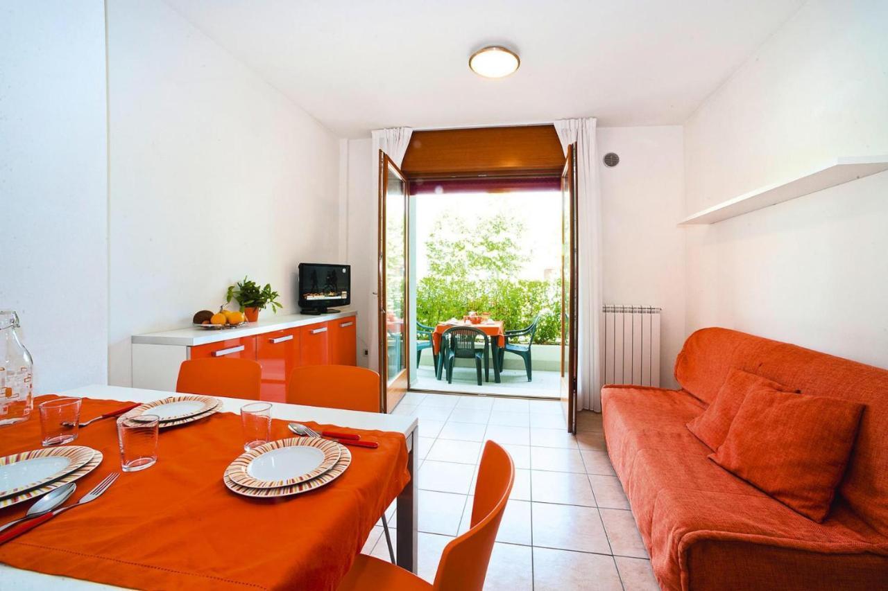 Apartment In Caorle With Heating Buitenkant foto